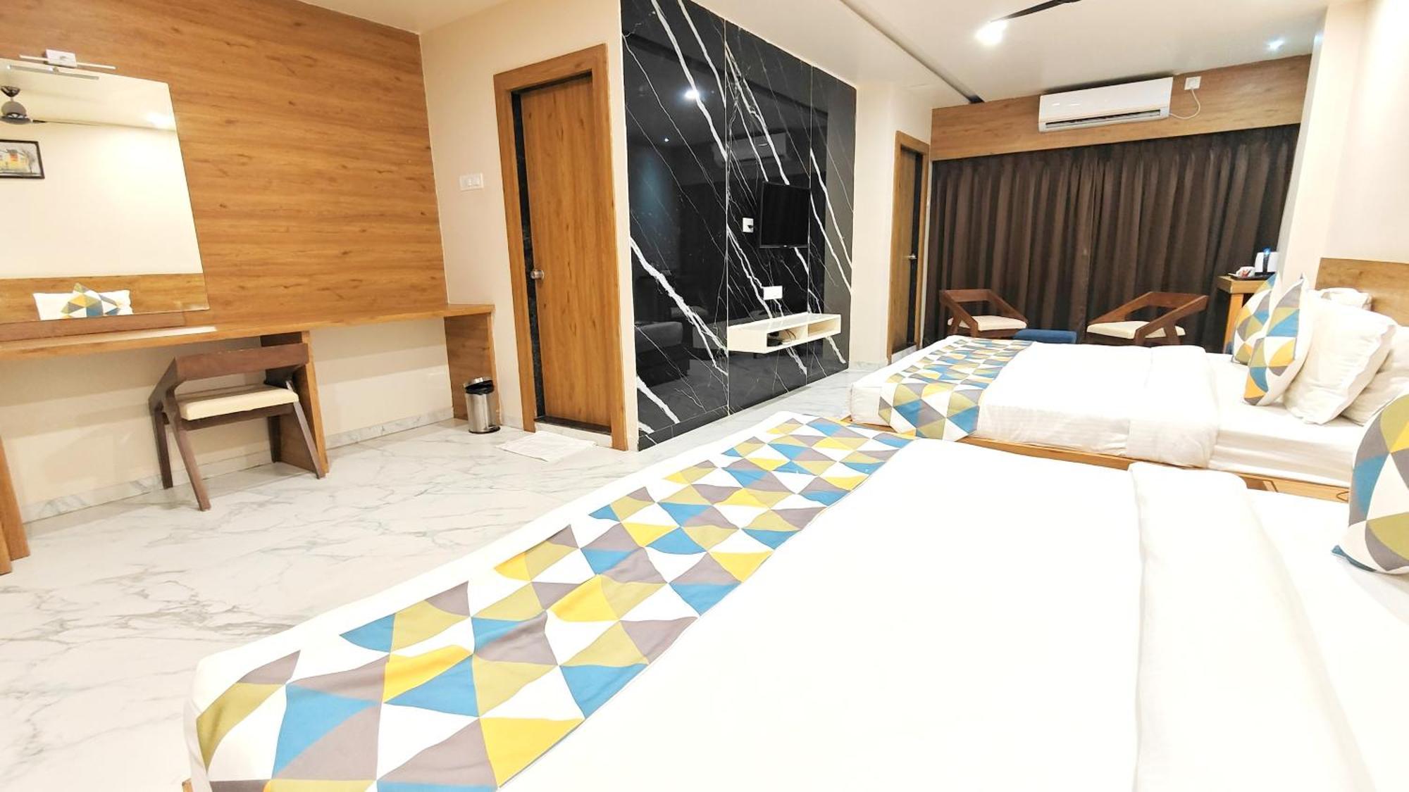 The Sky Imperial Unity Inn Garudeshwar Exterior photo