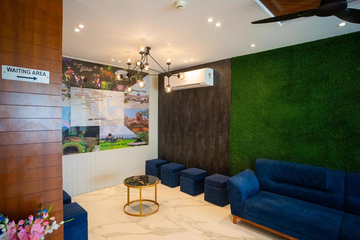 The Sky Imperial Unity Inn Garudeshwar Exterior photo